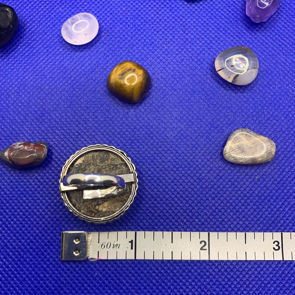 Comfort Curl Adjustable Large Round Turritella Ring! GLOWS UNDER BLACKLIGHT! - Picture 16 of 16